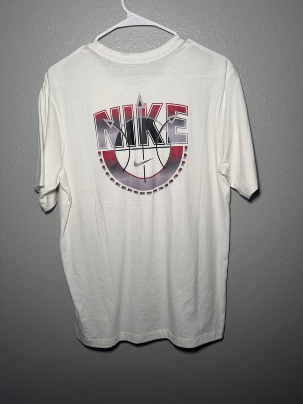 Nike Basketball White Tee Small - Picture 6 of 8
